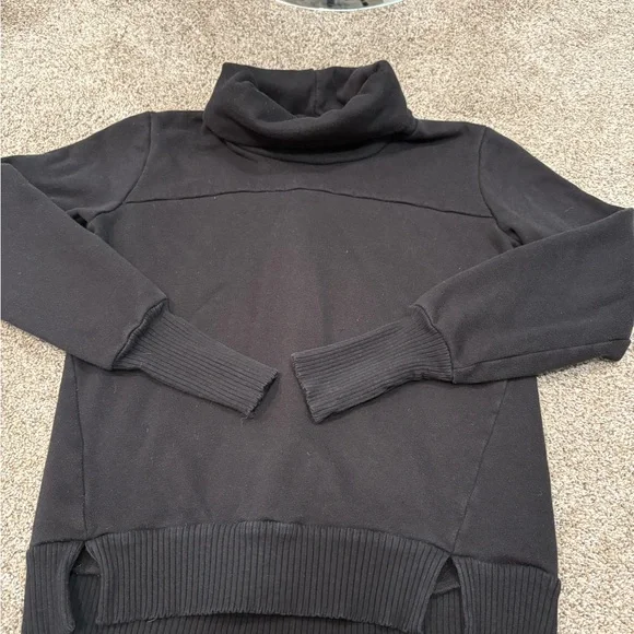 ALO Yoga Black Haze Turtleneck Cowl Neck Sweatshirt Size S - Picture 2 of 3